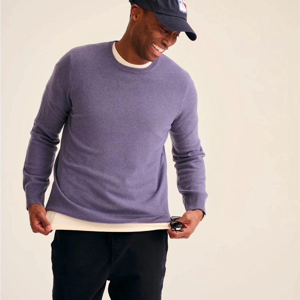 Men's NWT Naadam 100% Cashmere Purple Sweater - Medium